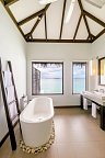 Niva Velassaru Maldives - Beispiel Bad Water Bungalow with Pool (Zimmercodierung BX1)