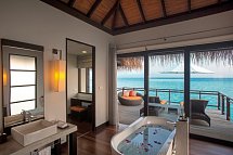 Niva Velassaru Maldives - Beispiel Bad Water Villa (Zimmercodierungen VX1 & VX2)