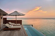 Conrad Maldives Rangali Island - Deluxe Water Villa Pool (Zimmercodierung VB5)