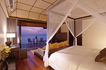 Lily Beach Resort & Spa - Wohnbeispiel Sunset Water Suite (Zimmercodierung WX1)