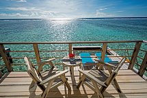 Holiday Inn Resort Kandooma Maldives - Beispiel Terrasse Overwater Villa Sea View (Zimmercodierung VX2)
