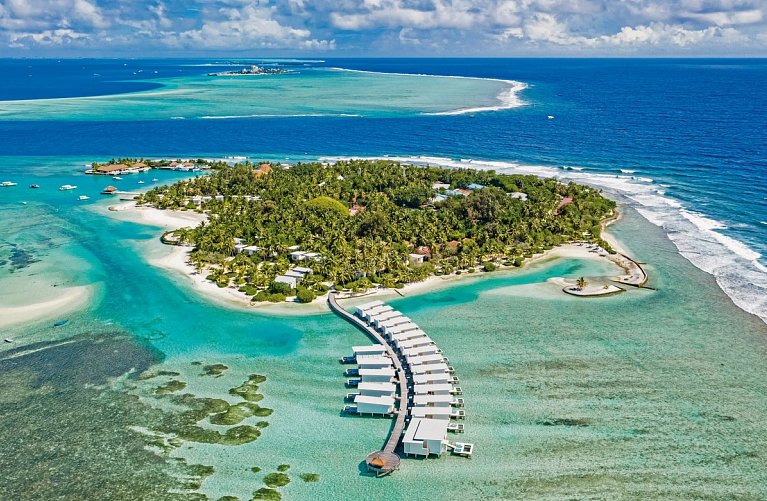 Holiday Inn Resort Kandooma Maldives