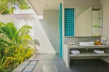 Niva Dhigali Maldives - Beispiel Bad Deluxe Beach Bungalow (Zimmercodierung BB2)