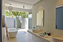 Niva Kuramathi Maldives - Beispiel Bad Two Bedroom Beach House (Zimmercodierung VB5)