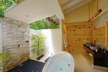 You&Me Maldives - Beispiel Bad Beach Suite Pool (Zimmercodierungen WB1 & WB7)