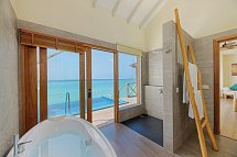 You&Me Maldives - Beispiel Bad Aqua Suite with Pool (Zimmercodierungen WX2 & WX8)