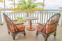 SAii Lagoon Maldives, Curio Collection by Hilton - Beispiel Balkon Sky Room (Zimmercodierung US1)