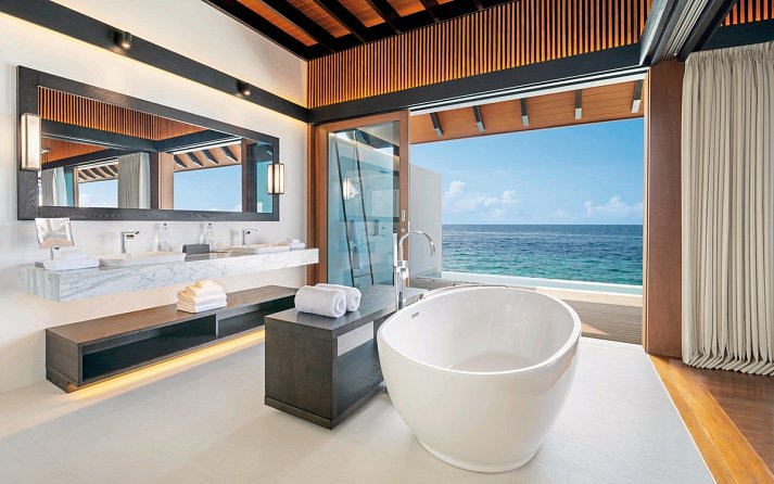 The Westin Maldives Miriandhoo Resort - Beispiel Bad Overwater Villa Pool (Zimmercodierung VX2)