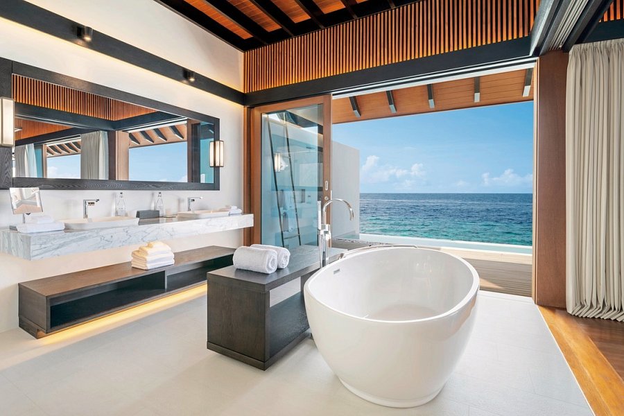 The Westin Maldives Miriandhoo Resort - Beispiel Bad Overwater Villa Pool (Zimmercodierung VX2)