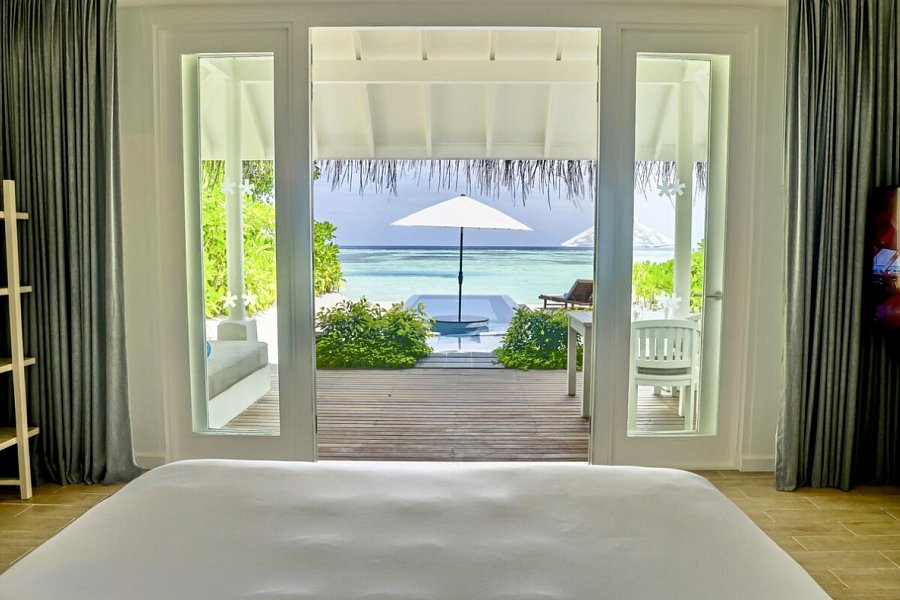 LUX* South Ari Atoll, Maldives - Wohnbeispiel Beachfront Infinity Pool Villa (Zimmercodierungen VB4 & VV4)