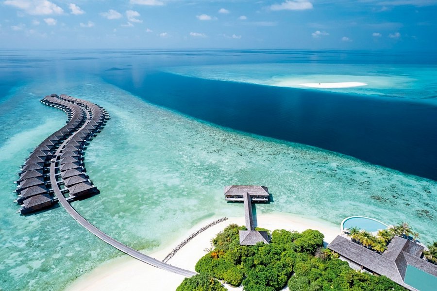 Hurawalhi Island Resort