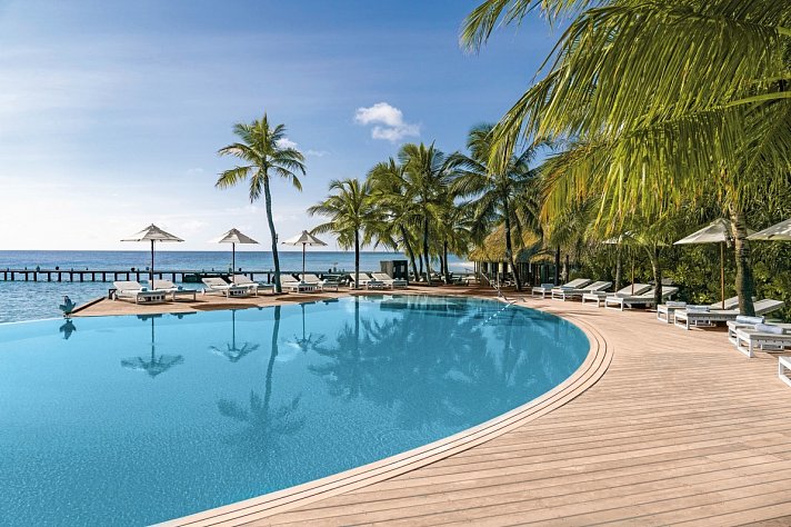 Komandoo Island Resort & Spa