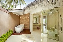 Sun Siyam Vilu Reef Maldives - Beispiel Bad Deluxe Beach Villa & Jacuzzi Deluxe Beach Villa (Zimmercodierungen VB1, VV1, VB2 & VV2)