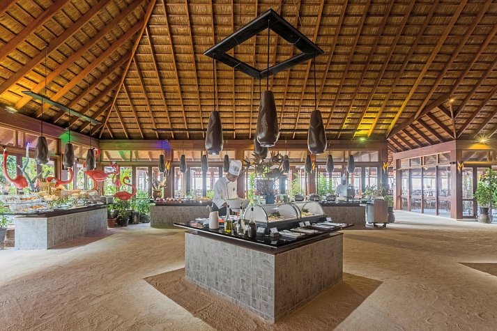 Vilamendhoo Island Resort & Spa