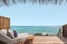 NH Collection Maldives Reethi Resort - Beispiel Sonnendeck Overwater Villa (Zimmercodierung VX1)
