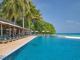NH Collection Maldives Reethi Resort