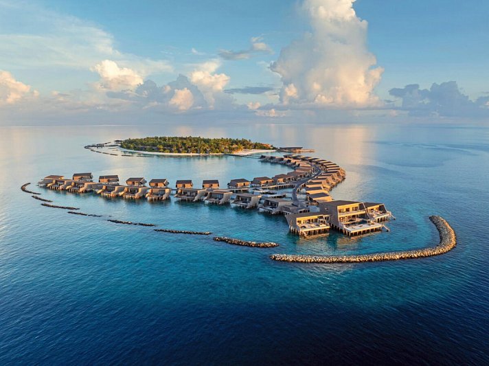 The St. Regis Maldives Vommuli Resort
