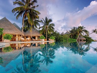 Milaidhoo Maldives - Compass Pool Bar