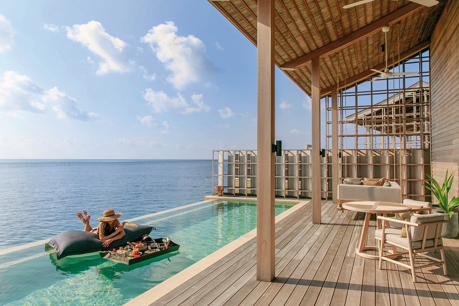 Kudadoo Maldives Private Island - Floating Breakfast