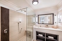 Ambre Mauritius - Badezimmer Deluxe Seafacing (Zimmercodierungen UDC, UH2 & UD8)