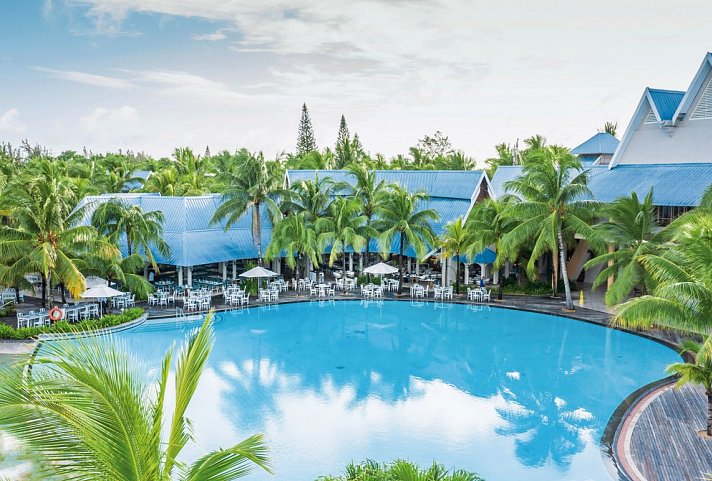 Victoria Beachcomber Resort & Spa