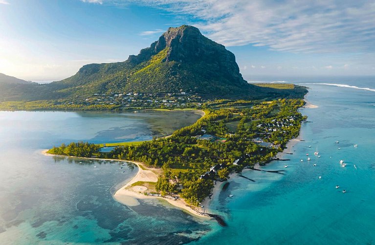 Paradis Beachcomber Golf Resort & Spa