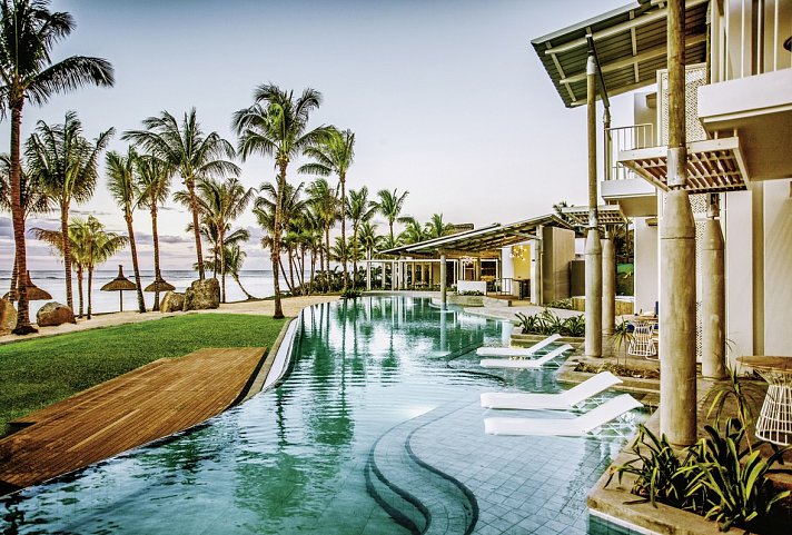 Victoria for 2 Beachcomber Resort & Spa