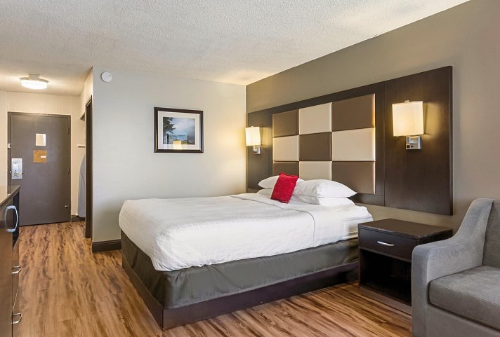 Red Lion Hotel Monterey - Wohnbeispiel 1 King or 2 Queens (Zimmercodierung UG1)