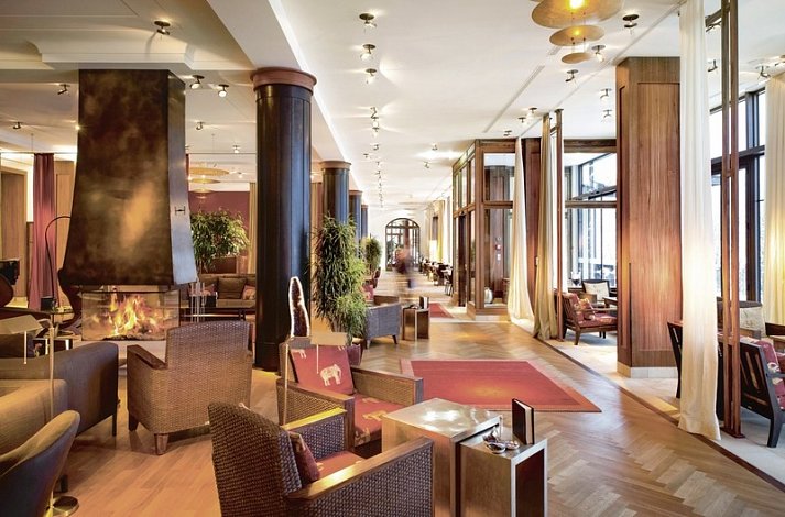 Schloss Elmau Luxury Spa Retreat & Cultural Hideaway - Library Lounge