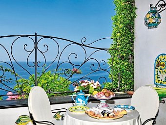 La Conca Azzurra - Beispiel Ausblick Doppelzimmer Deluxe Meerblick (Zimmercodierung DDM)