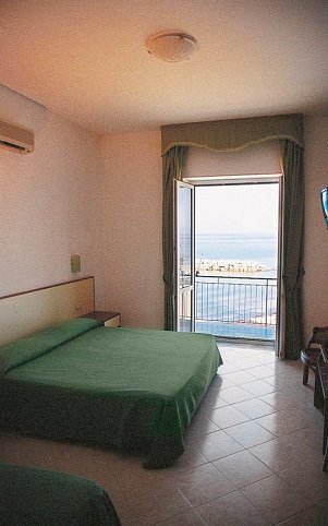 New Hotel Sonia - Wohnbeispiel Doppelzimmer Meerblick (Zimmercodierung DBM)