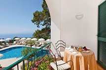 Della Piccola Marina - Beispiel Balkon Doppelzimmer Deluxe Meerblick (Zimmercodierung DDM)