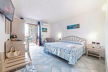 Punta Chiarito - Wohnbeispiel Doppelzimmer Komfort Meerblick (Zimmercodierung DFM)