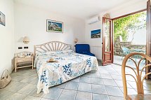 Punta Chiarito - Wohnbeispiel Doppelzimmer Komfort Meerblick (Zimmercodierung DFM)