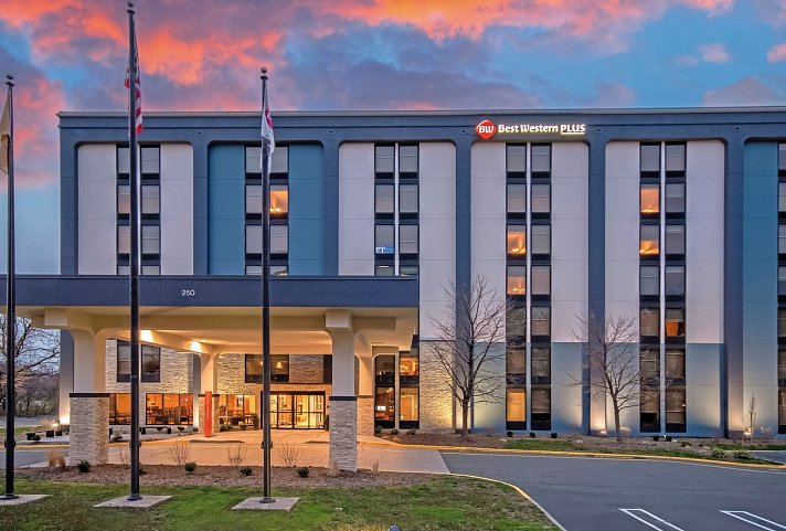 Best Western Plus Meadowlands Secaucus