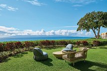 Royal Lahaina Resort & Bungalows