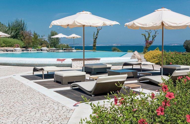 L'Ea Bianca Luxury Resort