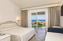 Grand Hotel in Porto Cervo - Wohnbeispiel Doppelzimmer Komfort Meerblick (Zimmercodierung DFM)