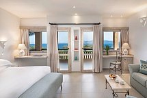 Capo d`Orso Hotel Thalasso & SPA - Wohnbeispiel Doppelzimmer Deluxe Meerblick (Zimmercodierung DDM)