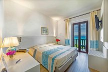 Dei Pini - Wohnbeispiel Doppelzimmer Classic Meerblick (Zimmercodierung D1M)