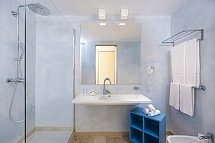 Sentido Tirreno Resort - Wohnbeispiel Familienzimmer (Zimmercodierungen FB1 & JB1)