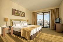 Vila Galé Coimbra - Wohnbeispiel Doppelzimmer Poolblick (Zimmercodierung DBP)