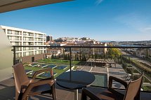 Vila Galé Coimbra - Beispiel Balkon Doppelzimmer Poolblick (Zimmercodierung DBP)