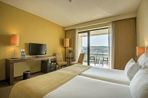 Vila Galé Coimbra - Wohnbeispiel Doppelzimmer Poolblick (Zimmercodierung DBP)