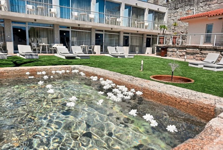 OCA Flores & Vitória Village Hotel