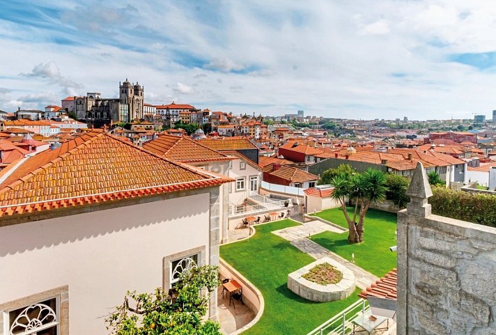 OCA Flores & Vitória Village Hotel