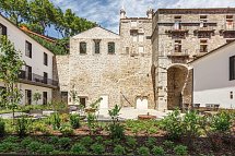 Neya Porto