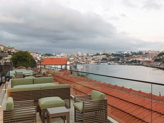 Neya Porto