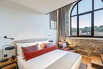 Neya Porto