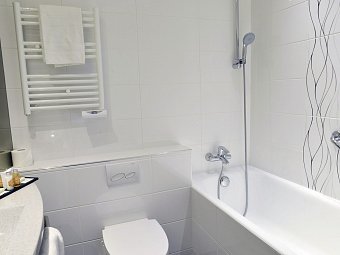Hotel du Pré - Wohnbeispiel Doppelzimmer (Zimmercodierung DB1)